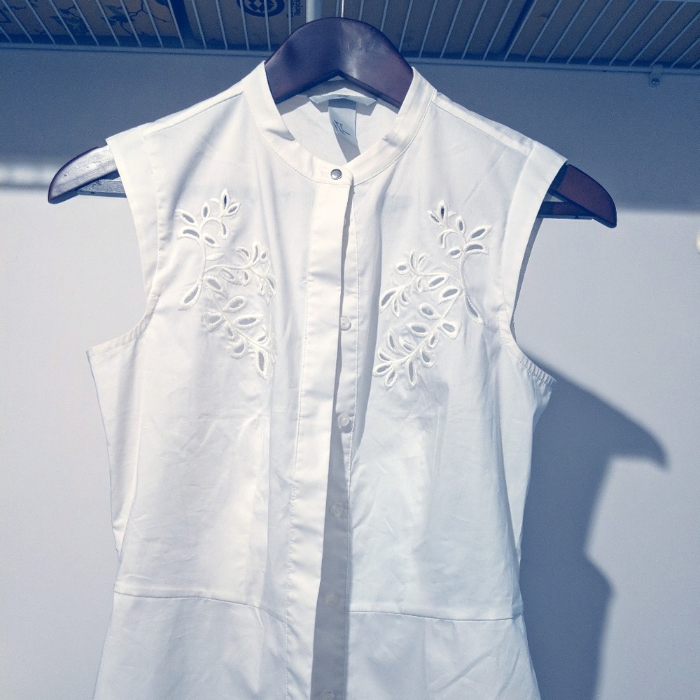 Cute sleeveless top